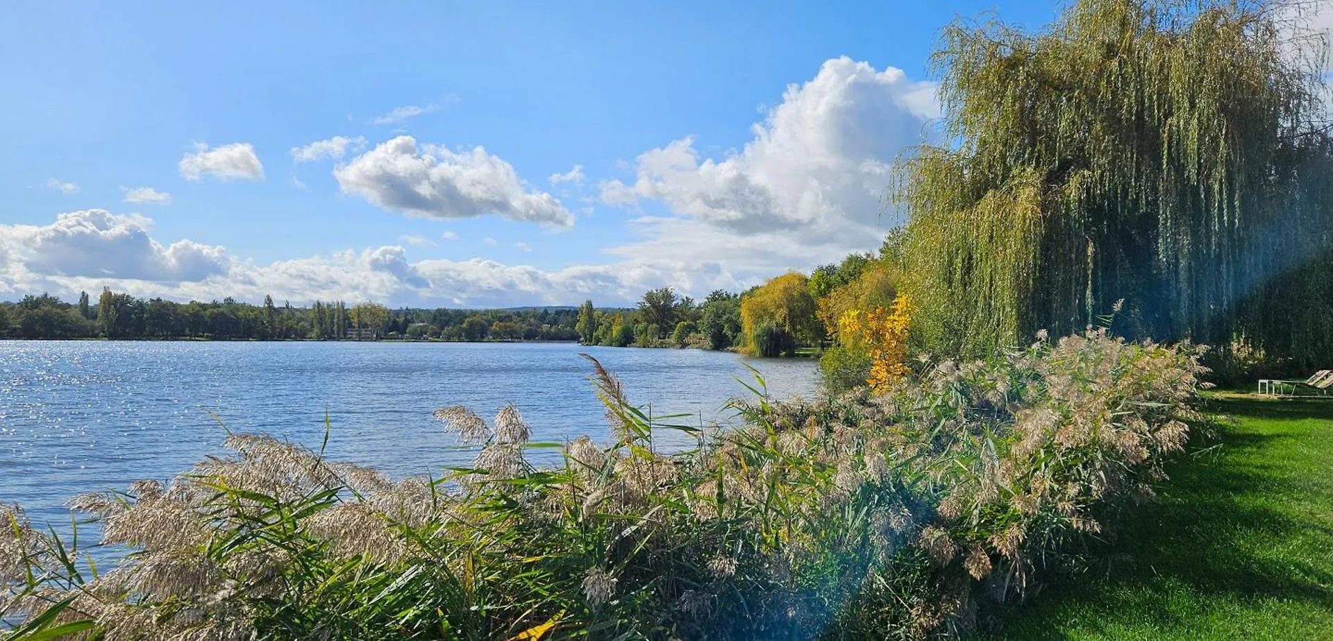 Vue Sur Le Lac Premilhat 0*,  France